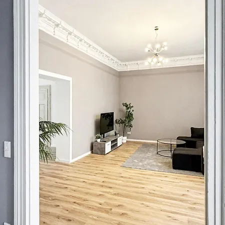 Im Denkmal Zentral In Mit Hohen Decken