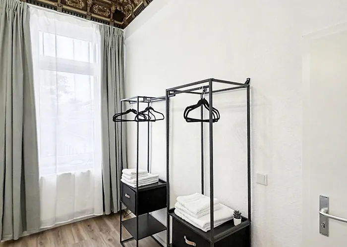 Im Denkmal Zentral In Mit Hohen Decken * 克雷费尔德