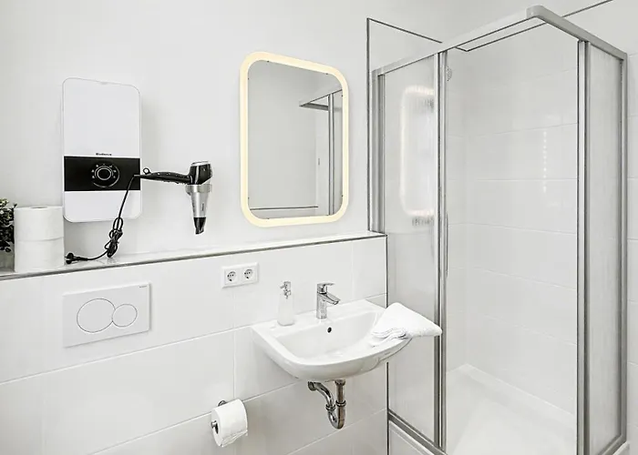 Im Denkmal Zentral In Mit Hohen Decken 克雷费尔德